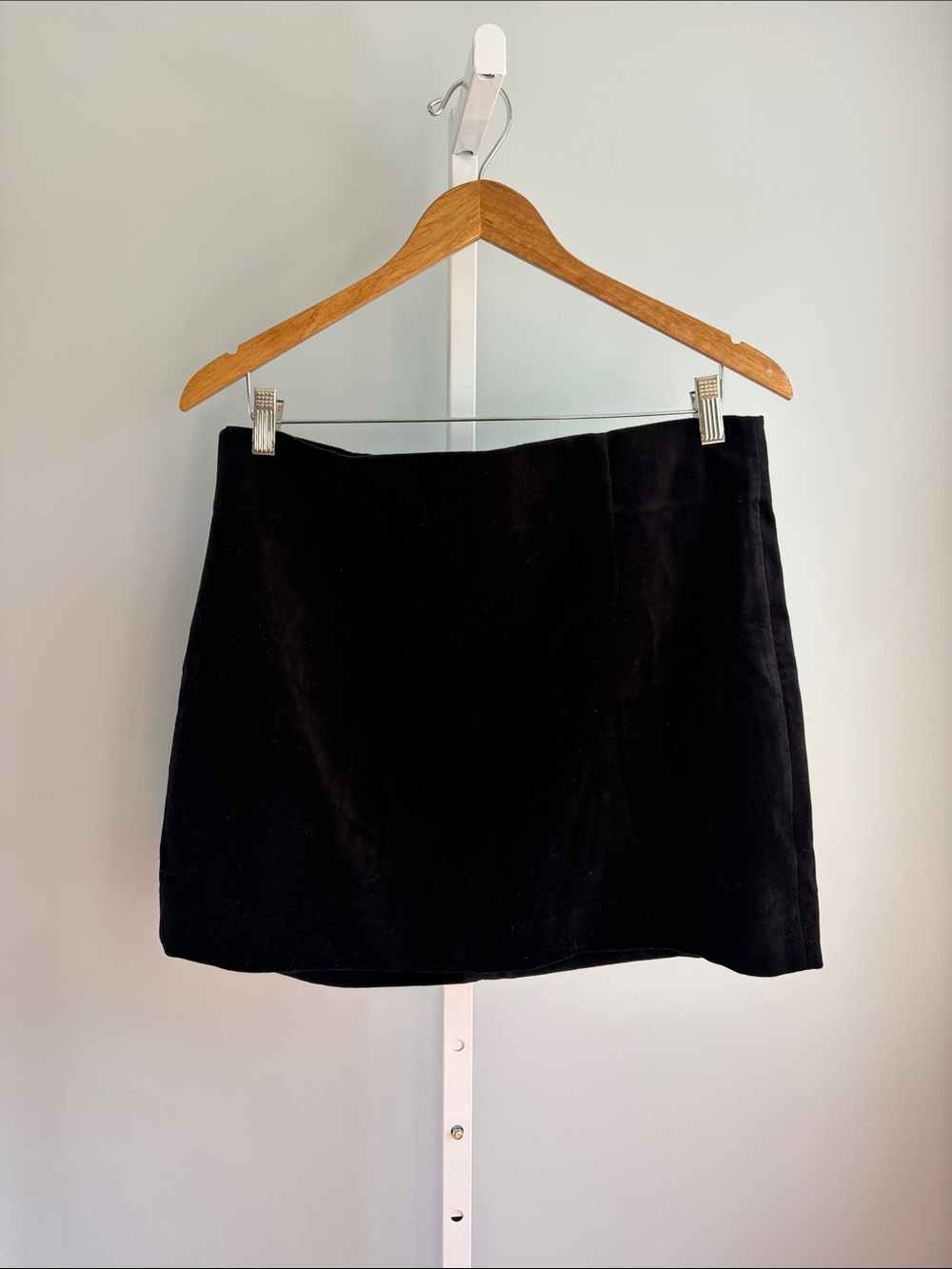 Zara Black Velvet Mid-Rise A-Line Mini Skirt Size XL